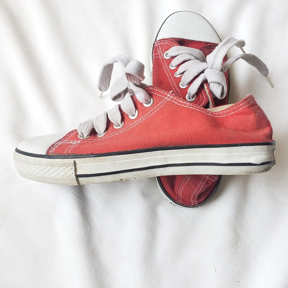 converse • chuck taylor sneakers